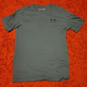 Grey Under Armour Athletic Shirt Womens Size Small